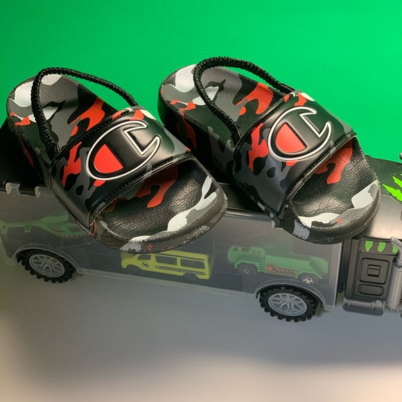 Champion Kids IPO Slide with Strap - Picture 3 of 7